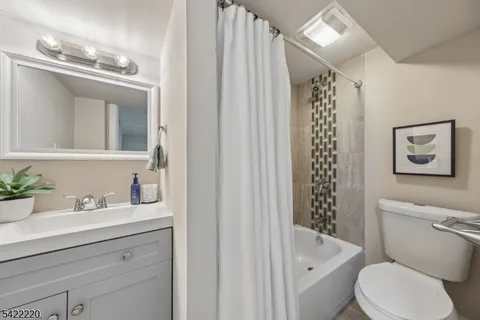 $599,000 | 1269 Crescent Avenue, Roselle, NJ 07203