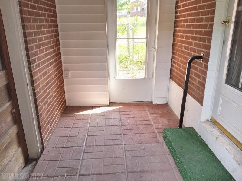 129 Spring Street Narrows, VA 24124 - Photo 15 of 18 Gallery Image 15