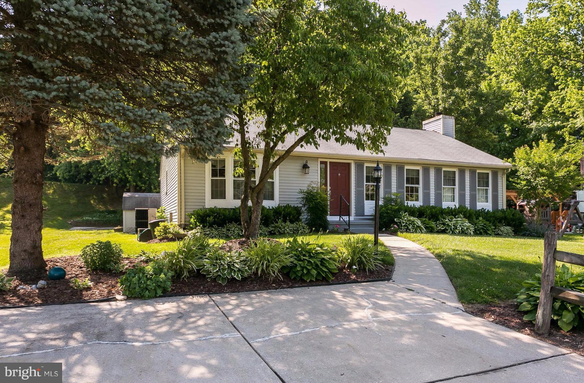 9421 Gunview Road Baltimore, MD 21236 - Photo 2 of 30 Beautifully landscaped home w/ off street parking.
