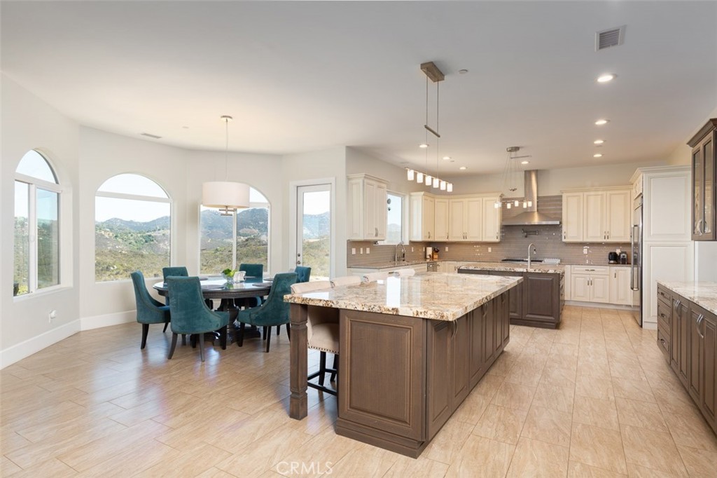 2260 Panoramic Way Vista, CA 92084 - Photo 12 of 55