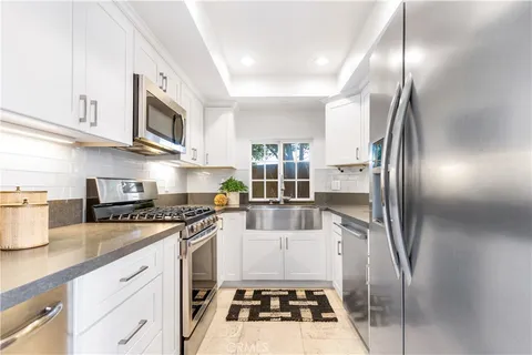 $825,000 | 900 Hyde Court, Costa Mesa, CA 92626