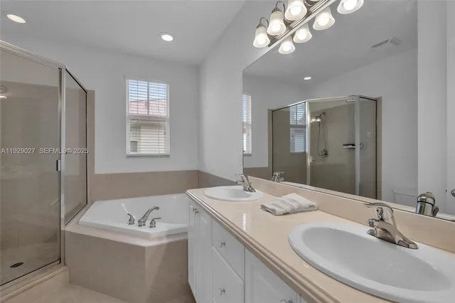 $3,250 | 4088 West Palm Aire Drive, Unit 21, Pompano Beach, FL 33069