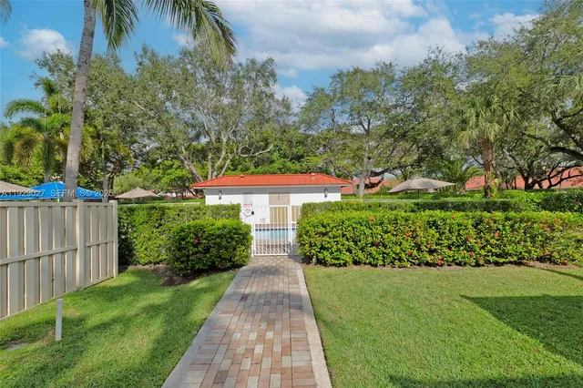 $3,250 | 4088 West Palm Aire Drive, Unit 21, Pompano Beach, FL 33069