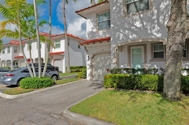 $3,250 | 4088 West Palm Aire Drive, Unit 21, Pompano Beach, FL 33069