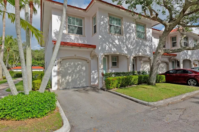 $3,250 | 4088 West Palm Aire Drive, Unit 21, Pompano Beach, FL 33069