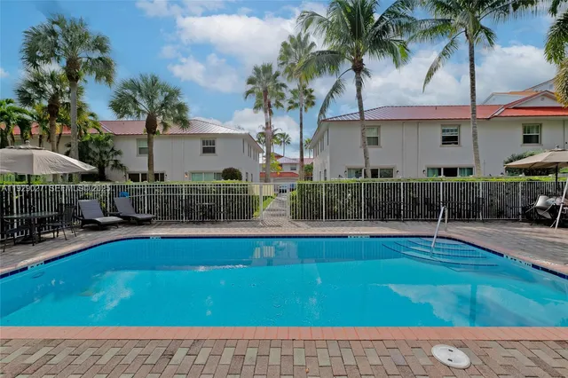 $3,250 | 4088 West Palm Aire Drive, Unit 21, Pompano Beach, FL 33069