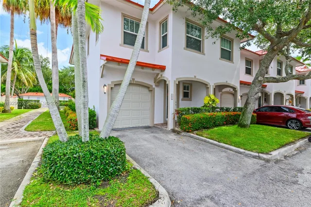 $3,250 | 4088 West Palm Aire Drive, Unit 21, Pompano Beach, FL 33069