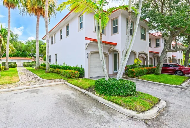 $3,250 | 4088 West Palm Aire Drive, Unit 21, Pompano Beach, FL 33069