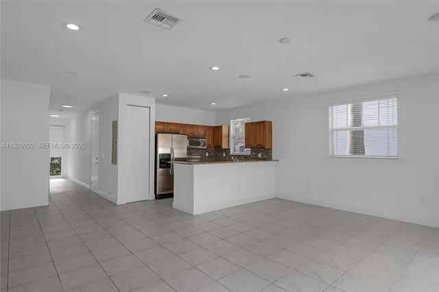 $3,250 | 4088 West Palm Aire Drive, Unit 21, Pompano Beach, FL 33069