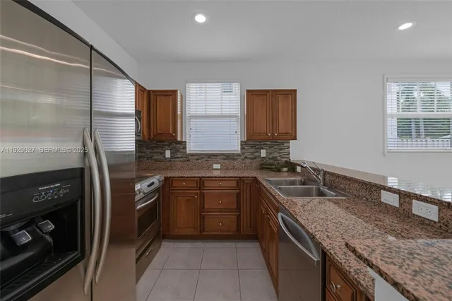 $3,250 | 4088 West Palm Aire Drive, Unit 21, Pompano Beach, FL 33069