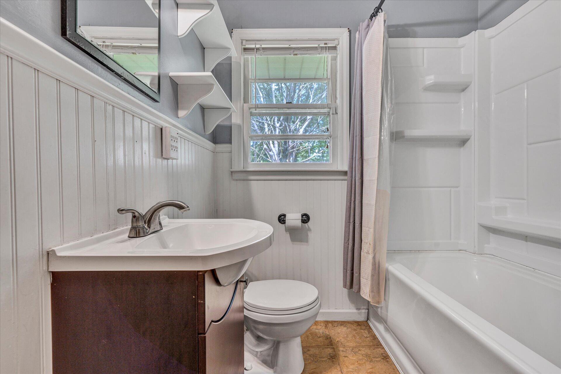382 Blue Ridge Drive Blue Ridge, VA 24064 - Photo 8 of 19 Bathroom