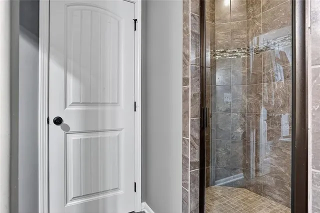 $425,000 | 1402 182nd Street, Smithville, MO 64089