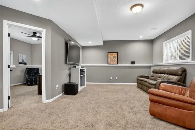 $425,000 | 1402 182nd Street, Smithville, MO 64089