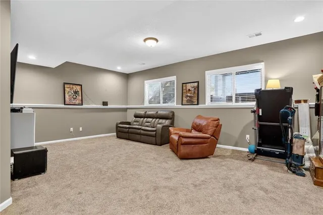 $425,000 | 1402 182nd Street, Smithville, MO 64089