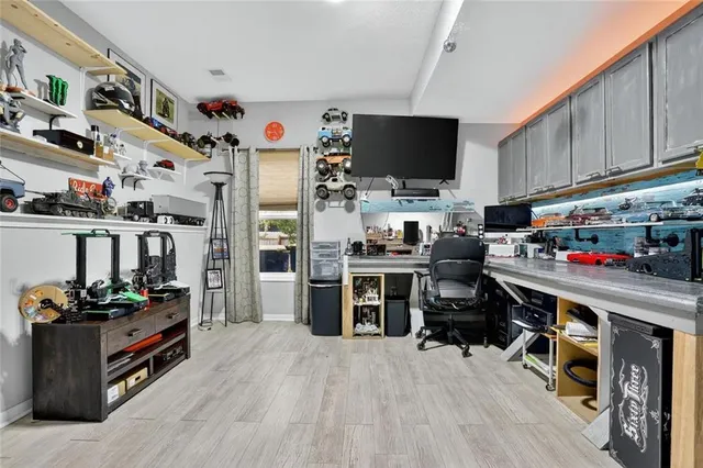 $425,000 | 1402 182nd Street, Smithville, MO 64089