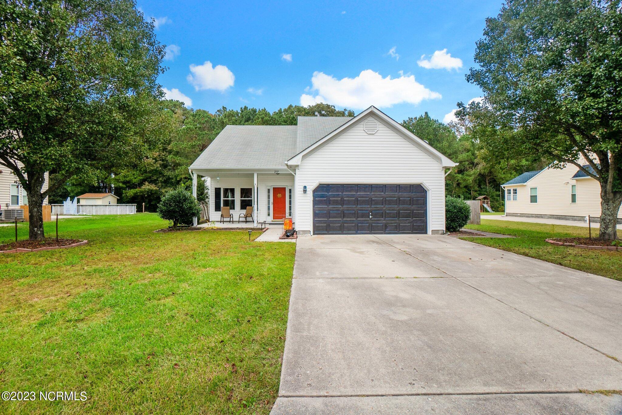 237 Green View Road Moyock, NC 27958 - Photo 2 of 36 3-web-or-mls-DONE-2