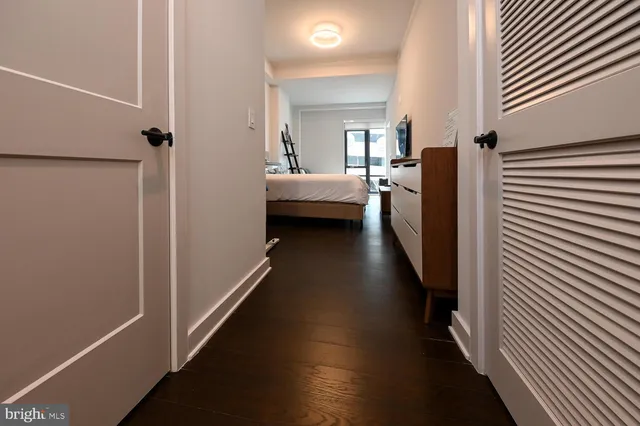 a close up view of a washer and dryer