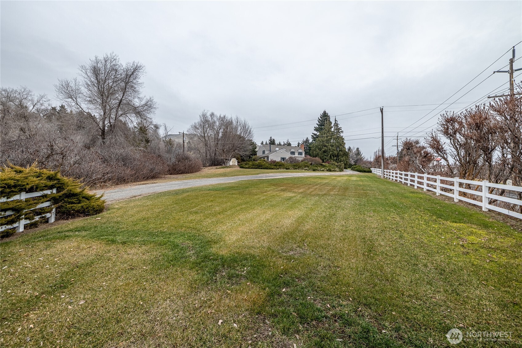 2328 Easy Street Wenatchee, WA 98801 - Photo 27 of 37