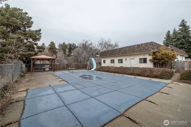 $899,900 | 2328 Easy Street, Wenatchee, WA 98801