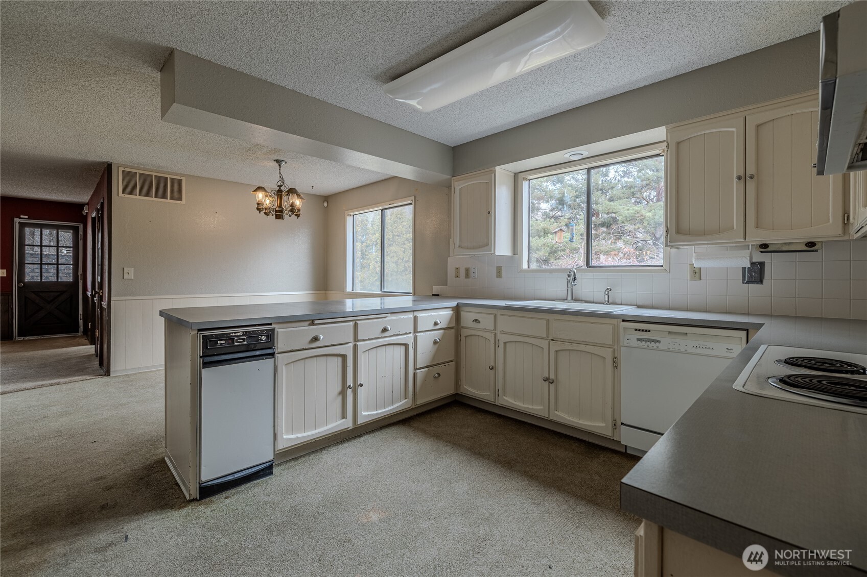 2328 Easy Street Wenatchee, WA 98801 - Photo 8 of 37