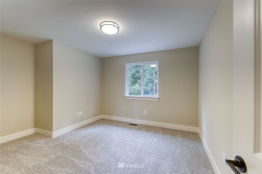 20879 President Point Road Northeast Kingston, WA 98346 - Photo 34 of 39 Gallery Image 34