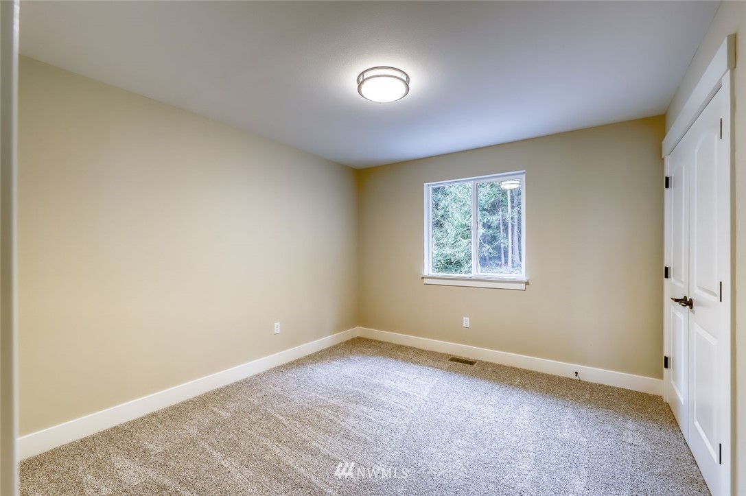 20879 President Point Road Northeast Kingston, WA 98346 - Photo 36 of 39 Gallery Image 36