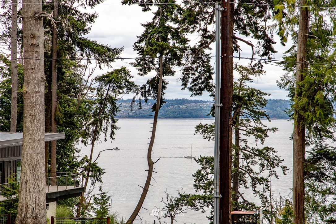 20879 President Point Road Northeast Kingston, WA 98346 - Photo 9 of 39 Gallery Image 9