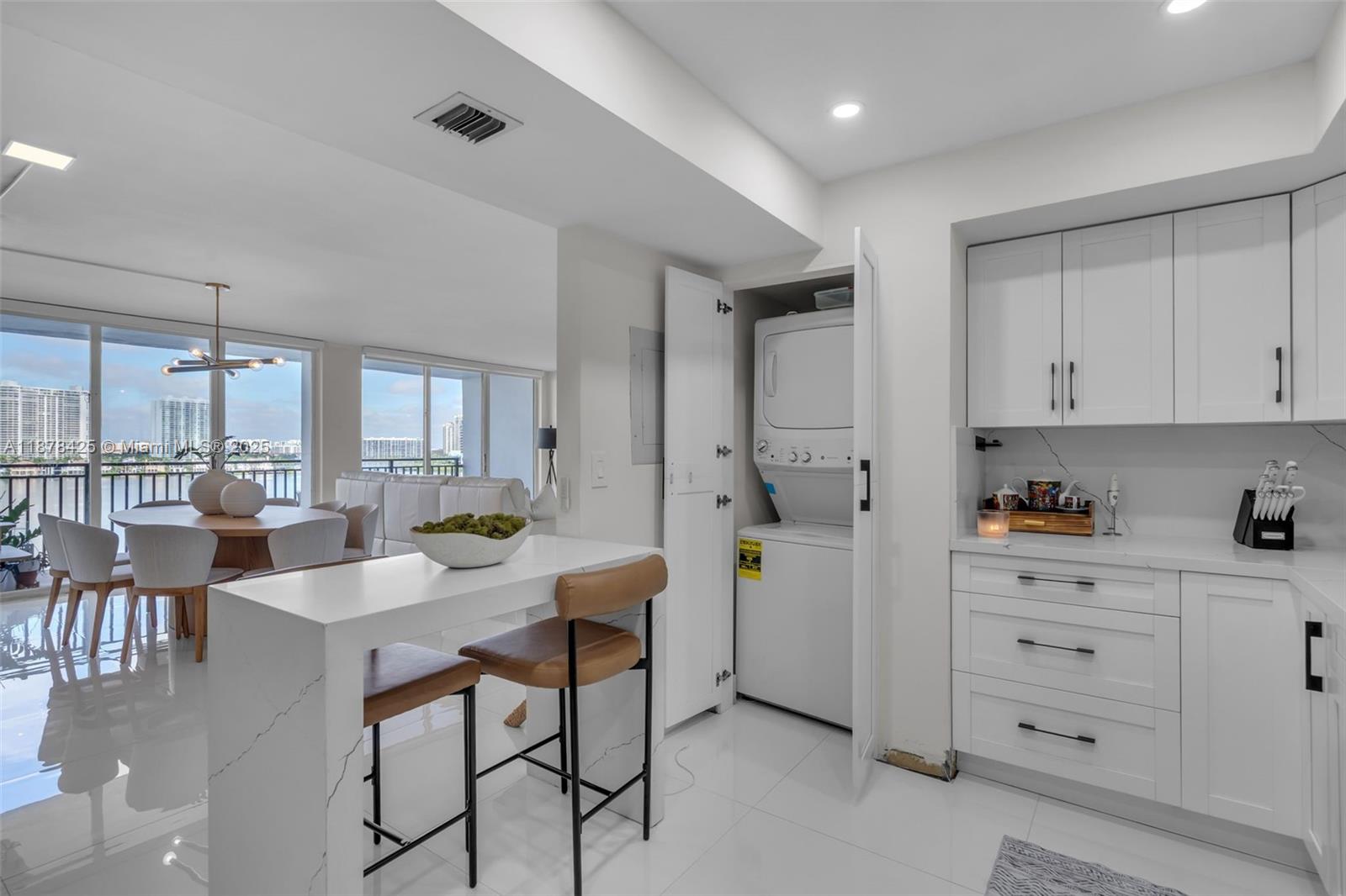 17720 North Bay Road, Unit 903 Sunny Isles Beach, FL 33160 - Photo 11 of 63