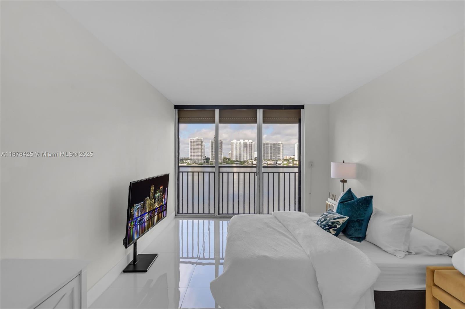 17720 North Bay Road, Unit 903 Sunny Isles Beach, FL 33160 - Photo 12 of 63