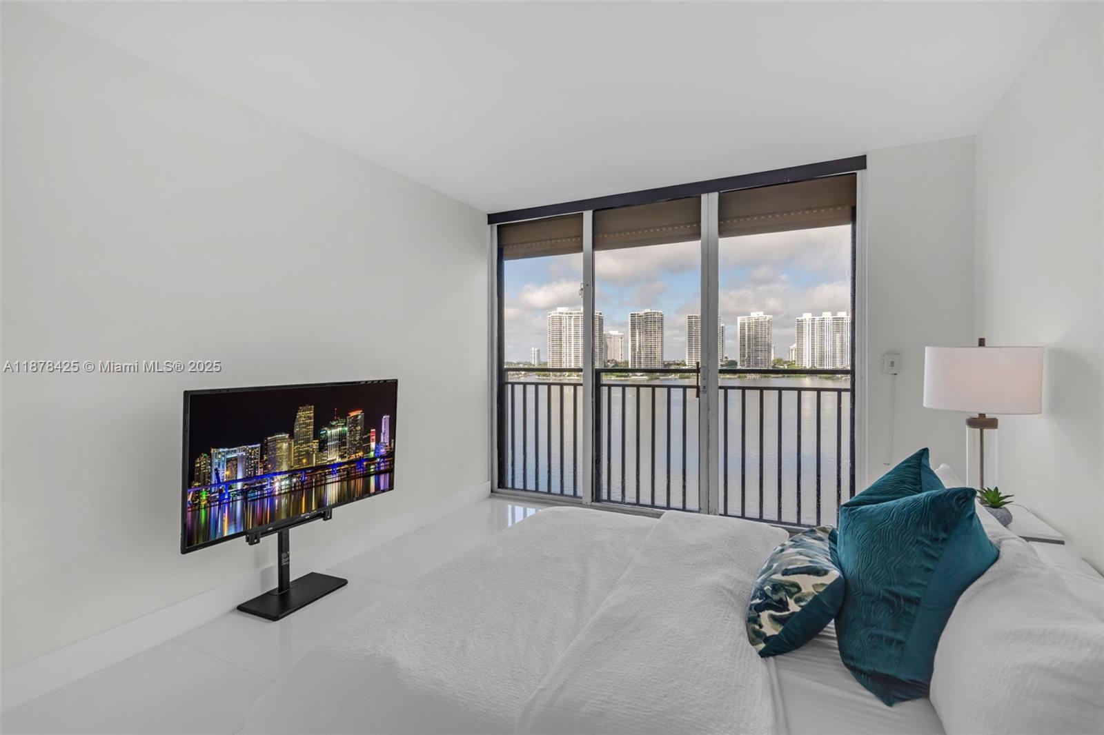 17720 North Bay Road, Unit 903 Sunny Isles Beach, FL 33160 - Photo 13 of 63