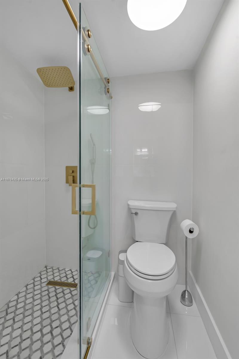 17720 North Bay Road, Unit 903 Sunny Isles Beach, FL 33160 - Photo 21 of 63