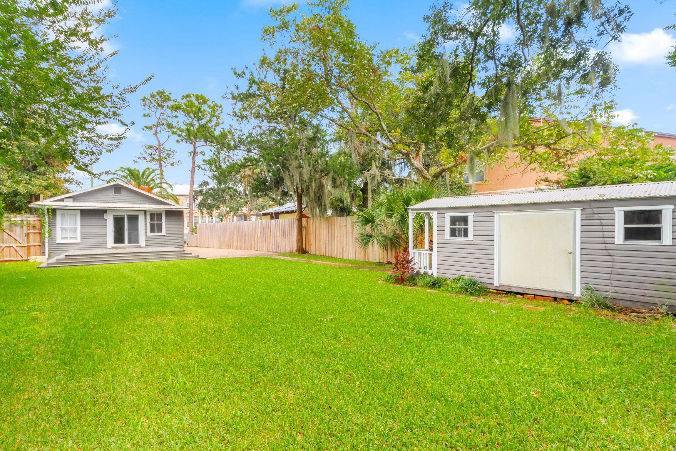 11 Hildreth Drive St. Augustine, FL 32084 - Photo 35 of 42 a front view of a house with a garden