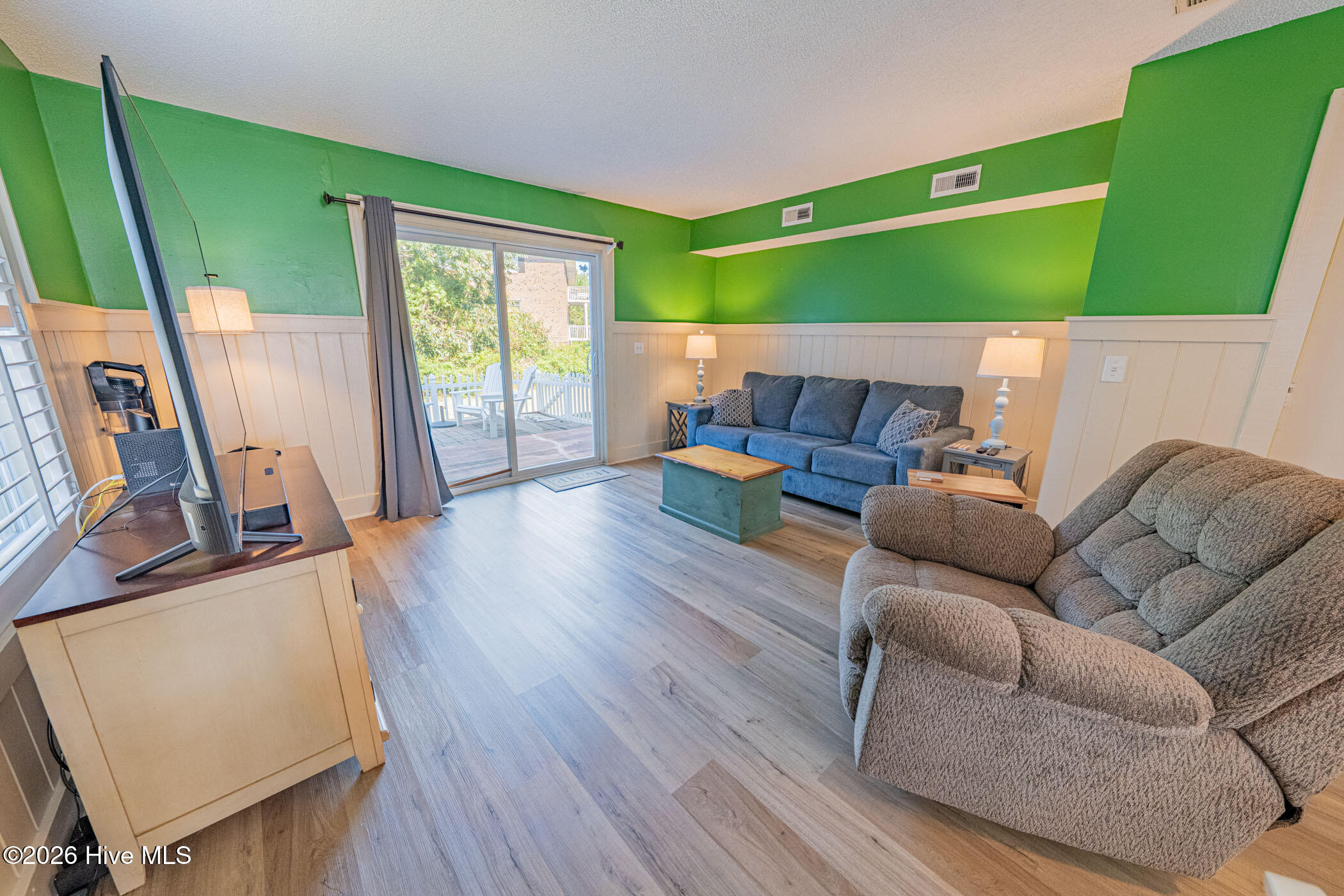 212 West Kitty Hawk Road Kitty Hawk, NC 27949 - Photo 7 of 18 212 W Kitty Hawk Rd Kitty Hawk09 (1)