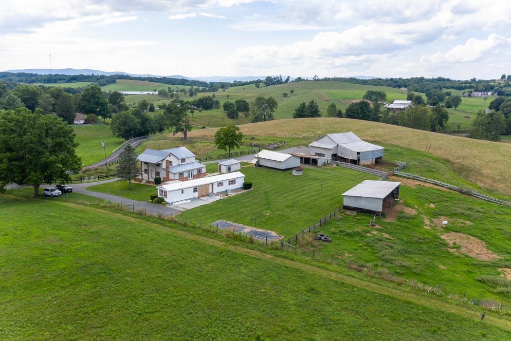 2349 Spring Hill Road Staunton, VA 24401 - Photo 14 of 75 Gallery Image 14