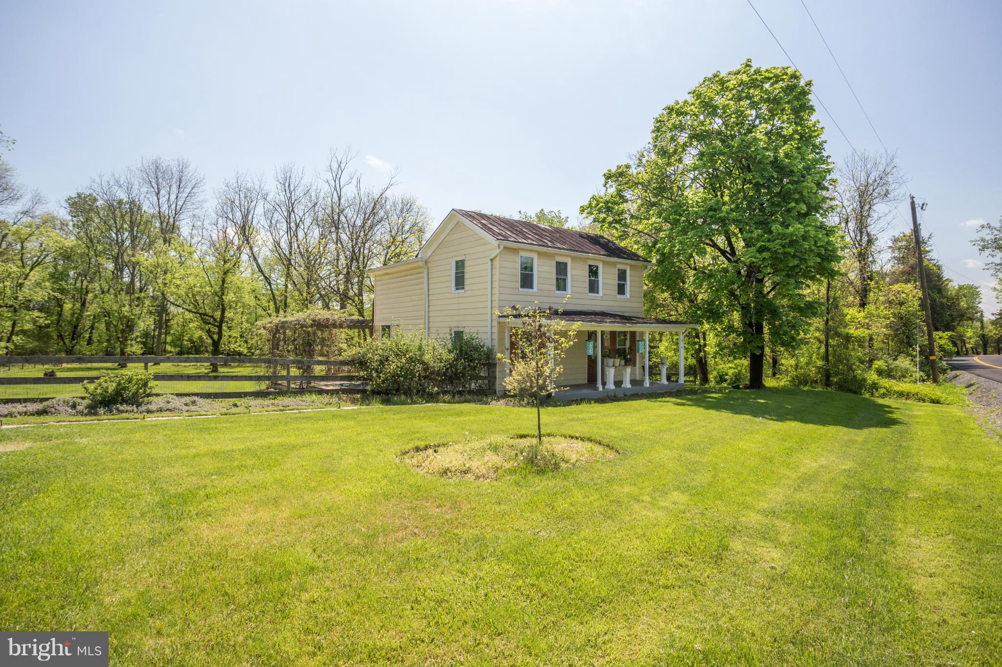 42639 Waxpool Road Ashburn, VA 20148 - Photo 1 of 19 Exterior (Front)