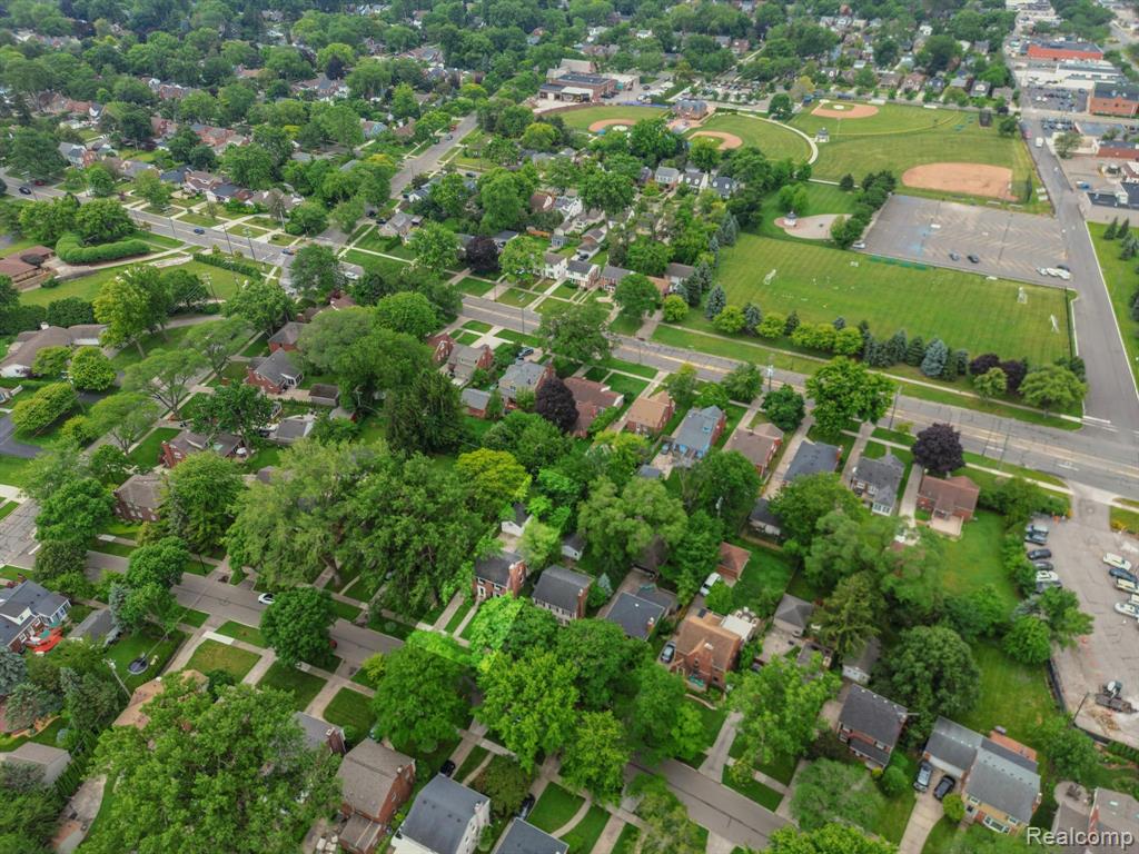 421 Maison Road Grosse Pointe Farms, MI 48236 - Photo 37 of 44