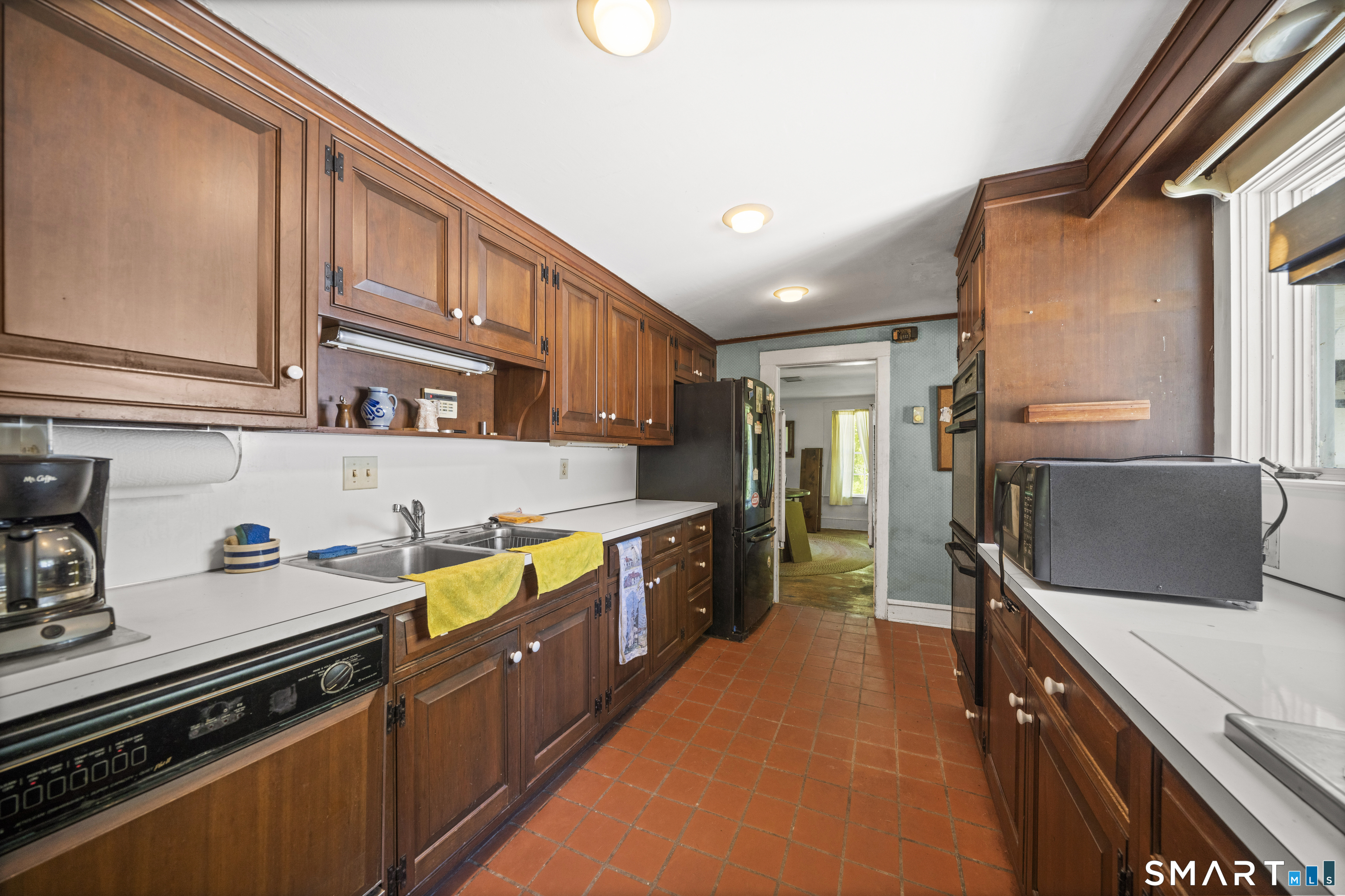 128 Terry's Plain Road Simsbury, CT 06070 - Photo 14 of 40