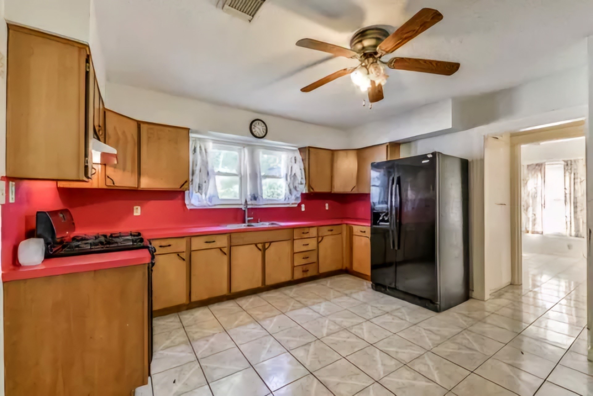 212 Danna Lane Houston, TX 77009 - Photo 11 of 32
