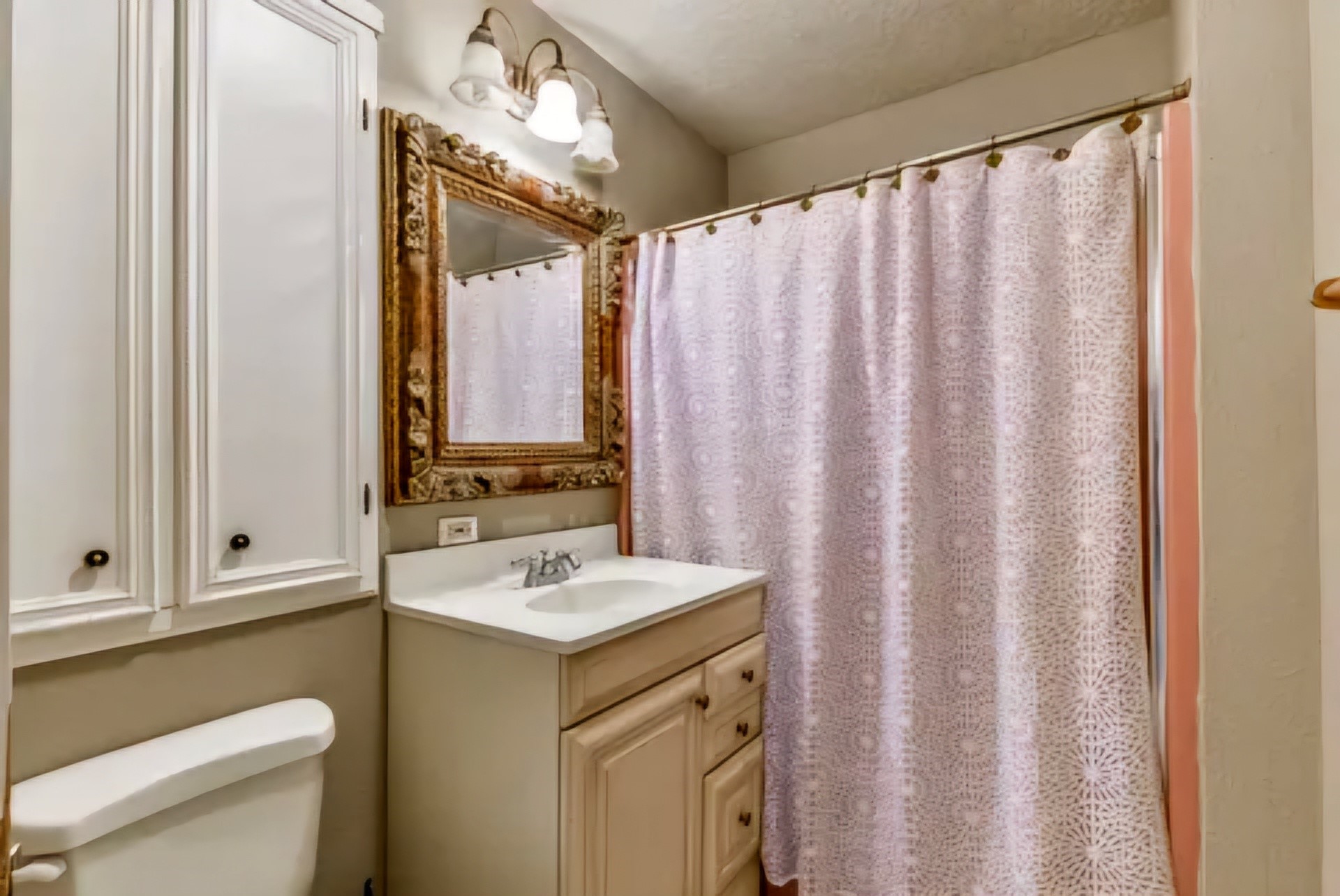 212 Danna Lane Houston, TX 77009 - Photo 17 of 32
