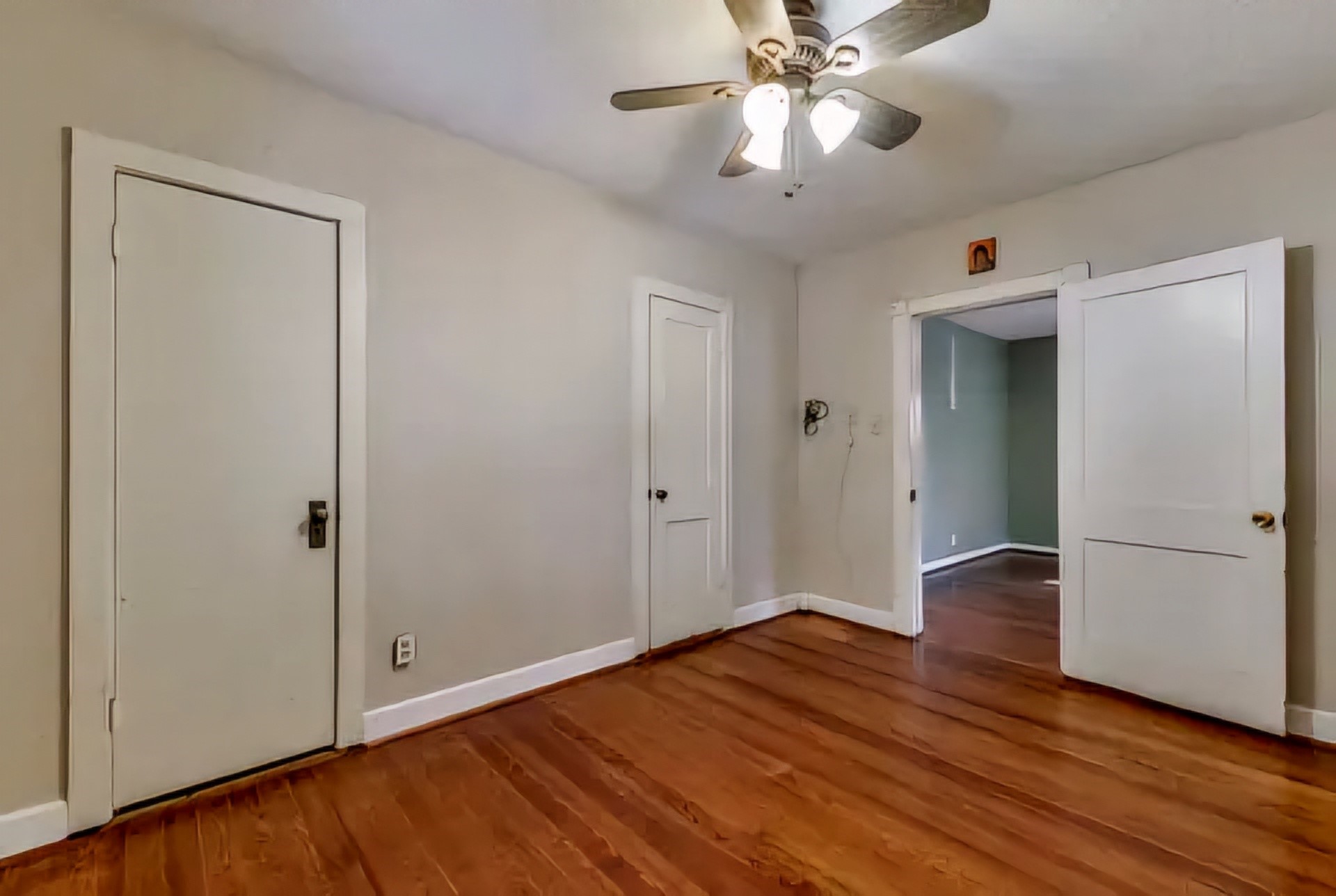 212 Danna Lane Houston, TX 77009 - Photo 19 of 32