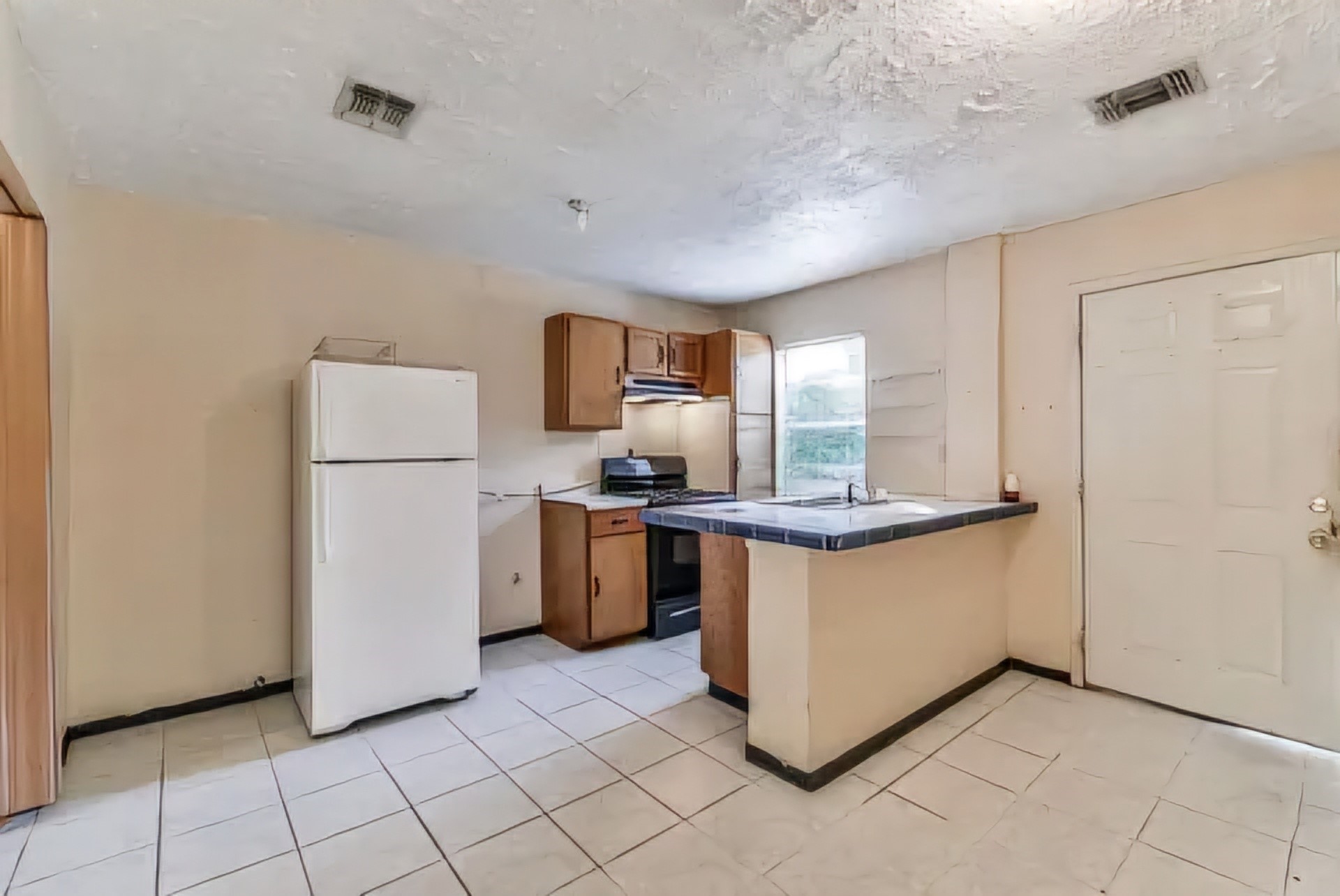 212 Danna Lane Houston, TX 77009 - Photo 25 of 32