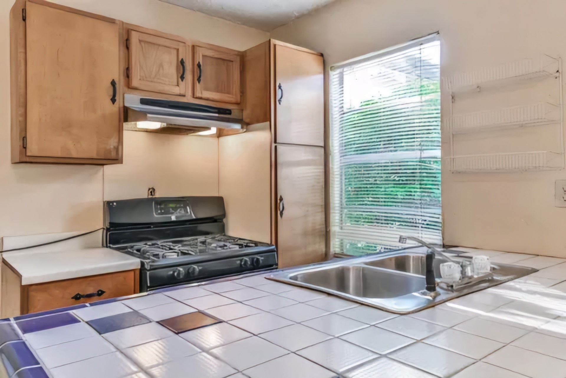 212 Danna Lane Houston, TX 77009 - Photo 26 of 32