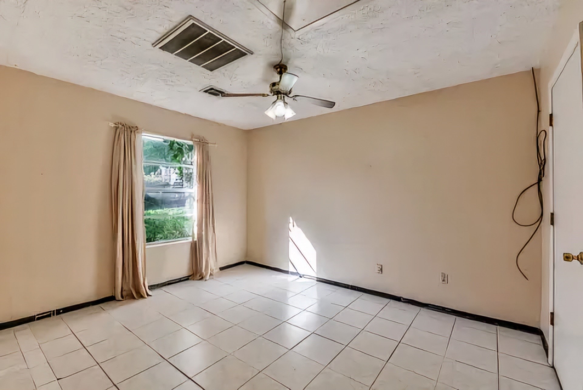 212 Danna Lane Houston, TX 77009 - Photo 28 of 32