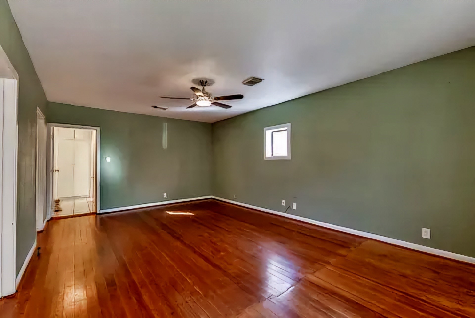 212 Danna Lane Houston, TX 77009 - Photo 9 of 32