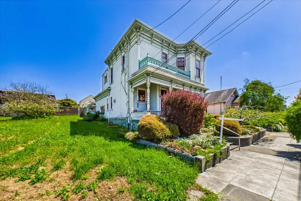 $382,000 | 821 D Street, Eureka, CA 95501
