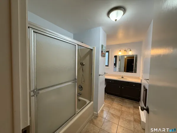 $2,500 | 32 Upper Pattagansett Road, Unit 25, East Lyme, CT 06333