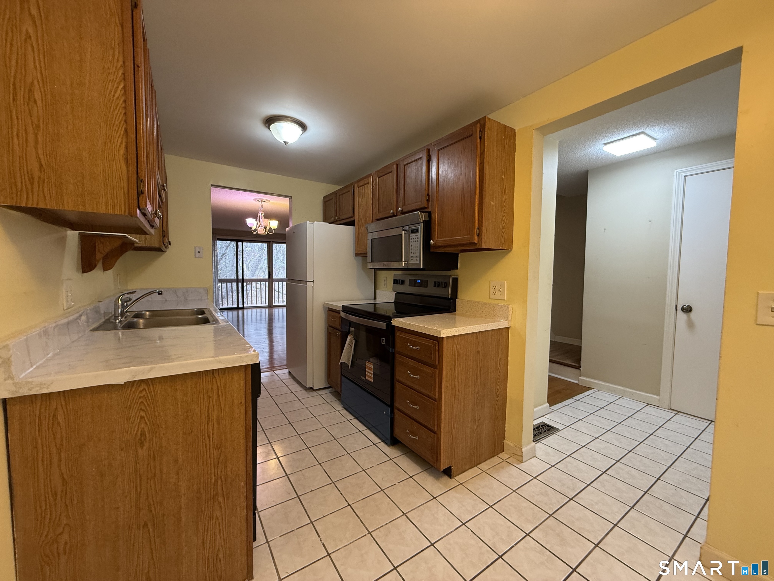 32 Upper Pattagansett Road, Unit 25 East Lyme, CT 06333 - Photo 3 of 15