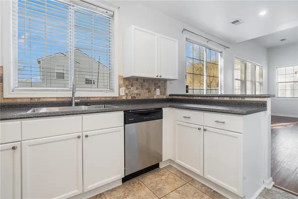 $2,000 | 244 Windcroft Circle Northwest, Acworth, GA 30101