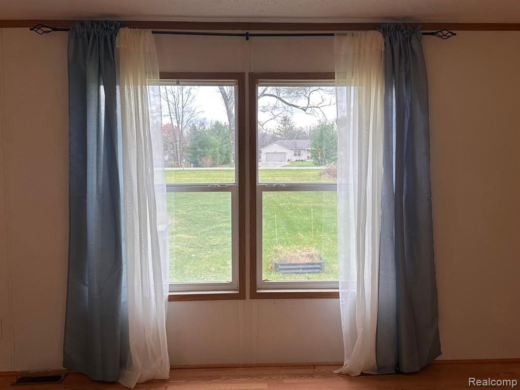 2317 Imlay City Road Lapeer, MI 48446 - Photo 19 of 44