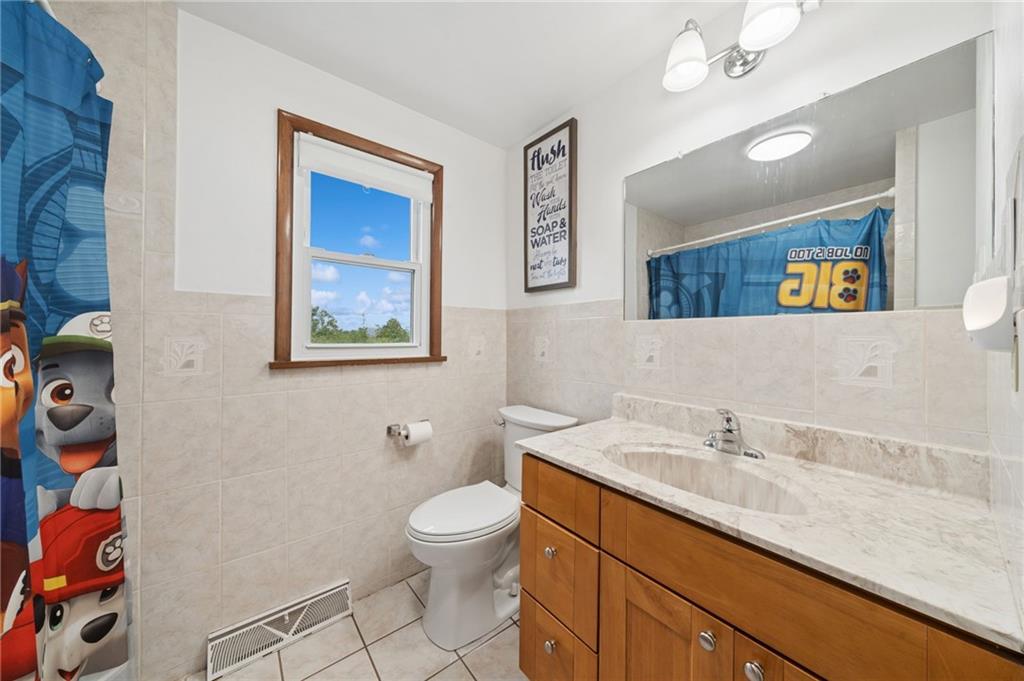 105 Hidden Valley Road Monroeville, PA 15146 - Photo 28 of 40 Main Full Bath - Upper Level